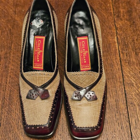 Vintage Cole Haan Loafers. Handmade in Itay. 2.5" Heel. Size 5 1/2 - Picture 5 of 6